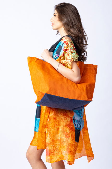 Rochie de plaja tip poncho din matase cu stilizare "Sarutul" turcoaz pe fond portocaliu [3]