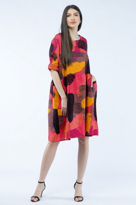 Rochie de vara midi din in, cu imprimeu pictural pe fond fucsia [1]
