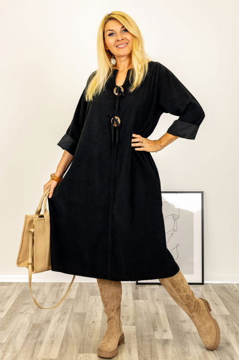 Rochie din catifea reiata, cu nasturi mari de lemn pe piept, neagra [12]