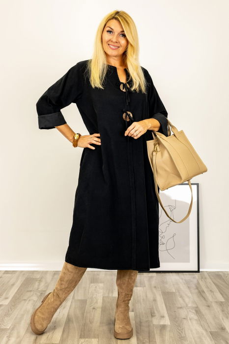 Rochie din catifea reiata, cu nasturi mari de lemn pe piept, neagra [11]