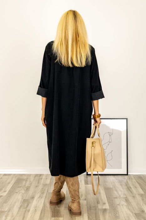 Rochie din catifea reiata, cu nasturi mari de lemn pe piept, neagra [9]