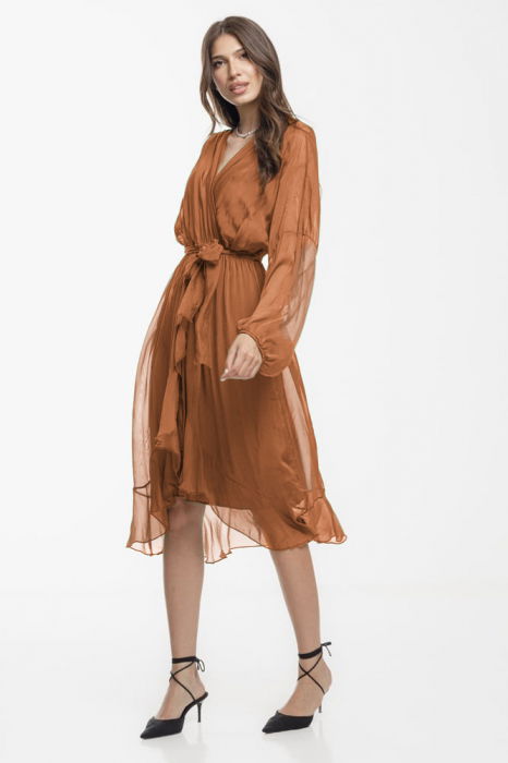 Rochie eleganta din matase si vascoza, petrecuta, cu maneci vaporoase si croiala asimetrica, camel