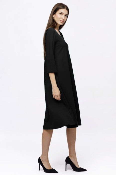 Rochie Eva midi neagra A line din tricot de vascoza si decolteu rotund, imprimeu floare la piept [2]