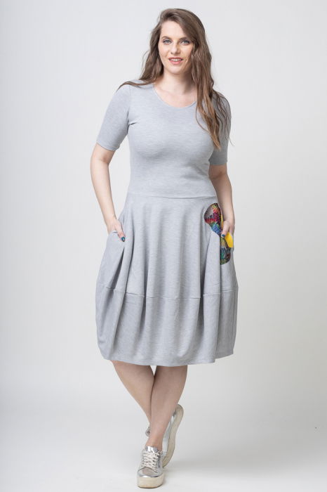 Rochie gri midi de tip lalea, cu aplicatie cusuta in forma de fluture [1]