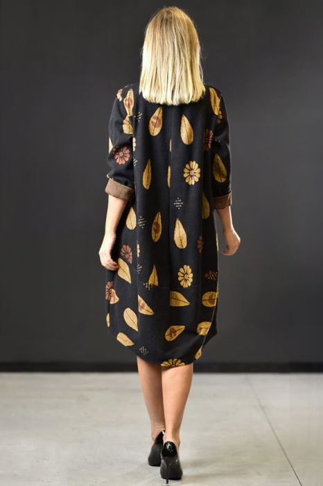 Rochie lalea calduroasa neagra cu imprimeu vegetal caramiziu si galben [2]