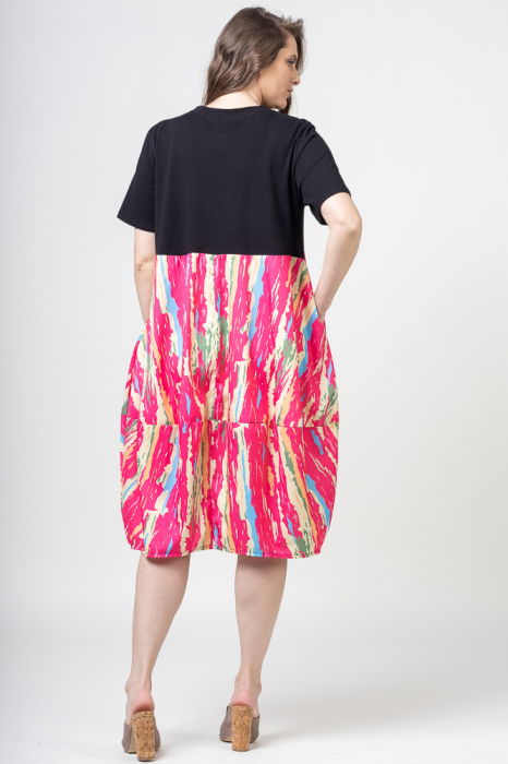 Rochie lalea cu bust negru si imprimeu predominant fucsia [4]