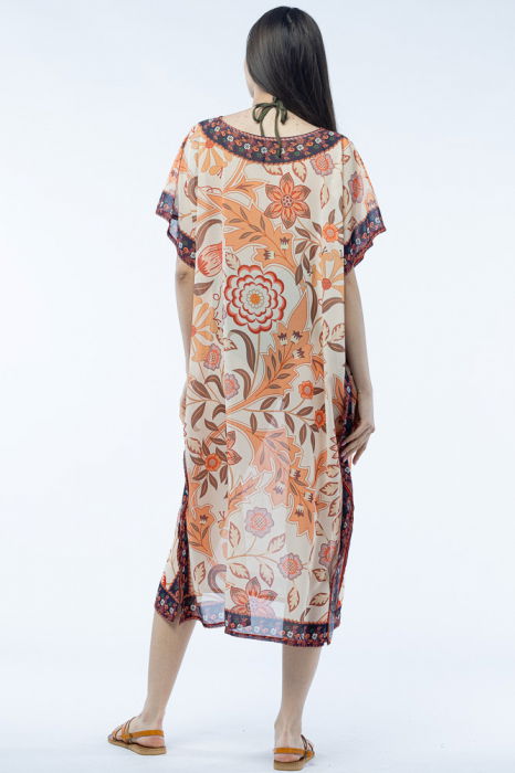 Rochie lunga de plaja tip poncho cu flori mari pe fond bej [3]
