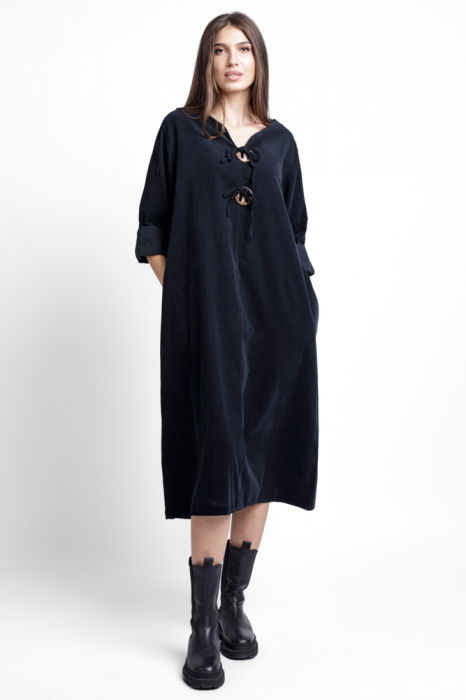 Rochie din catifea reiata, cu nasturi mari de lemn pe piept, neagra [4]