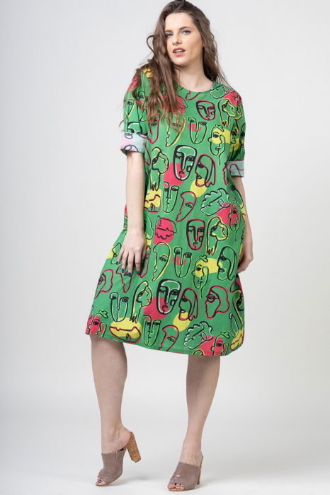 Rochie midi din bumbac cu imprimeu chipuri pe fond verde