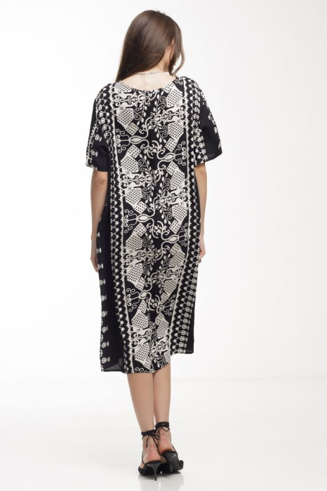 Rochie neagra din vascoza fluida, cu imprimeu grafic alb [4]