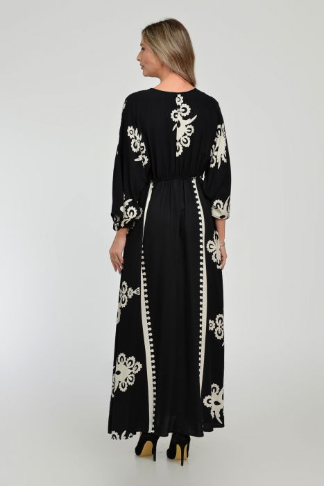 Rochie lunga, neagra, cu elastic in talie si imprimeu decoativ alb, din vascoza [13]