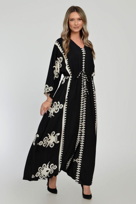 Rochie lunga, neagra, cu elastic in talie si imprimeu decoativ alb, din vascoza [4]