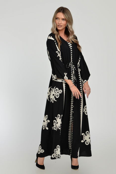 Rochie lunga, neagra, cu elastic in talie si imprimeu decoativ alb, din vascoza [10]