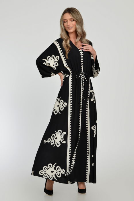 Rochie lunga, neagra, cu elastic in talie si imprimeu decoativ alb, din vascoza [2]