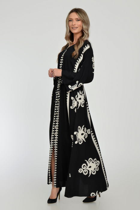 Rochie lunga, neagra, cu elastic in talie si imprimeu decoativ alb, din vascoza [8]