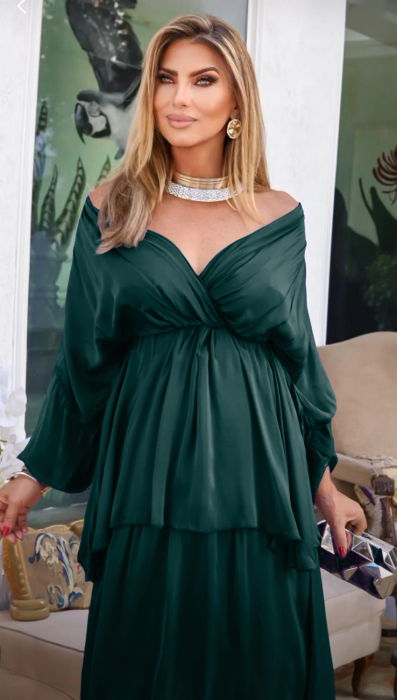 Rochie lunga suprapusa din matase, cu trei volane mari si maneca lunga, verde inchis [2]