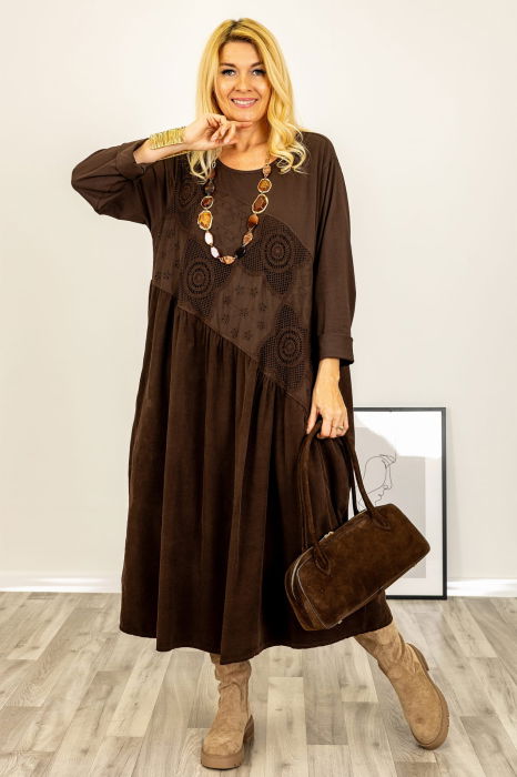 Rochie maro cu taietura oblica si broderie, din catifea reiata si jerseu, oversize [2]