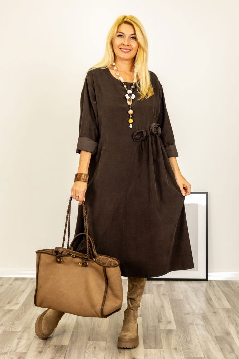 Rochie midi cu taietura oblica si boboci, din catifea reiata maro [3]