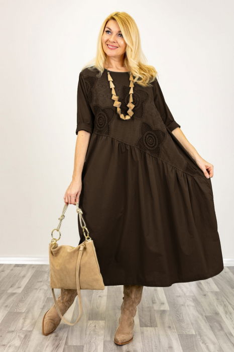 Rochie maro cu taietura oblica si broderie, din poplin si jerseu, oversize [2]