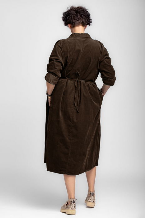 Rochie masura mare din catifea reiata taiata in talie, maro [3]