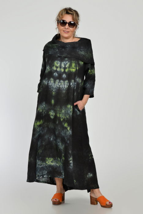 Rochie maxi,  A-line, din in, cu guler amplu, cu imprimeu boem tie-dye negru