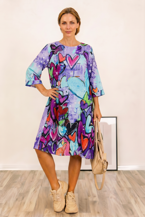 Rochie midi A-line din vascoza cu imprimeu inimi pe fond lila