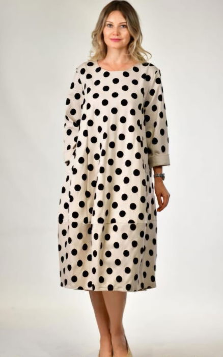 Rochie lalea, crem cu buline embosate, catifelate si croi lejer, din vascoza