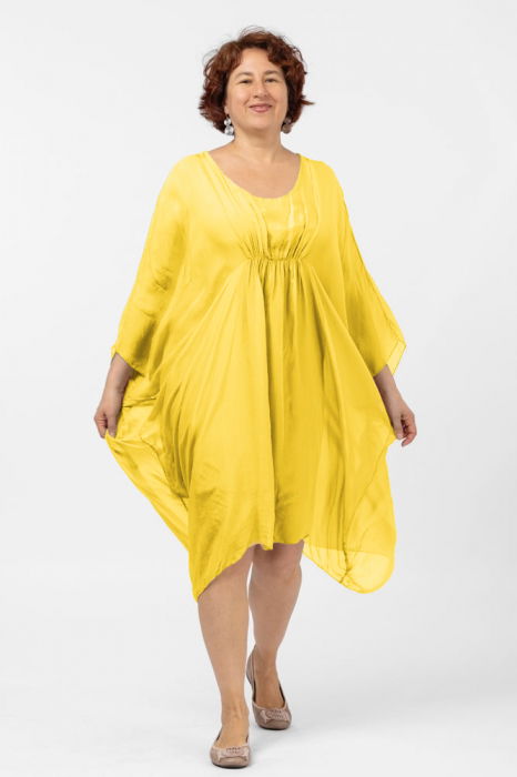 Rochie midi galbena, ampla, din matase si vascoza, cu detaliu sub bust, in colturi