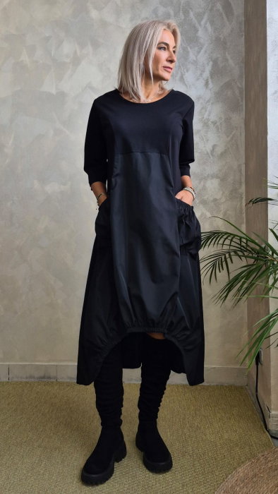 Rochie midi oversize cu itafta si croi asimetric, negru