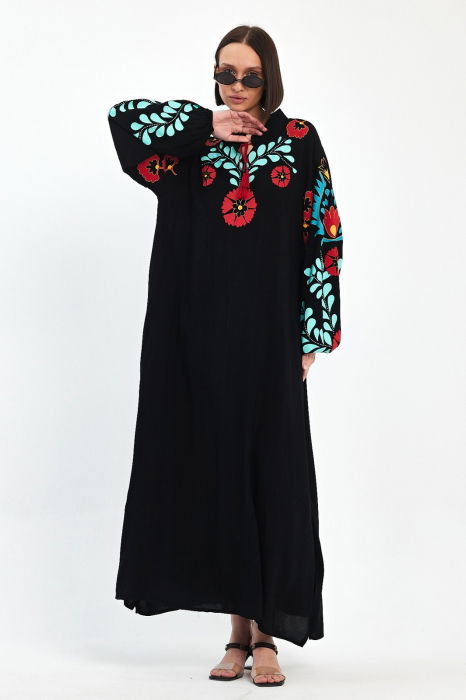 Rochie neagra A-line cu imprimeu cauciucat flori rosii , din vascoza
