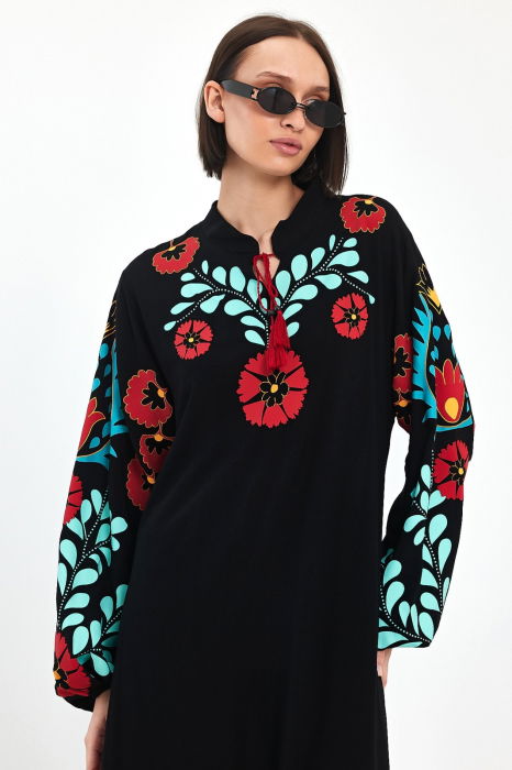 Rochie neagra A-line cu imprimeu cauciucat flori rosii , din vascoza [9]