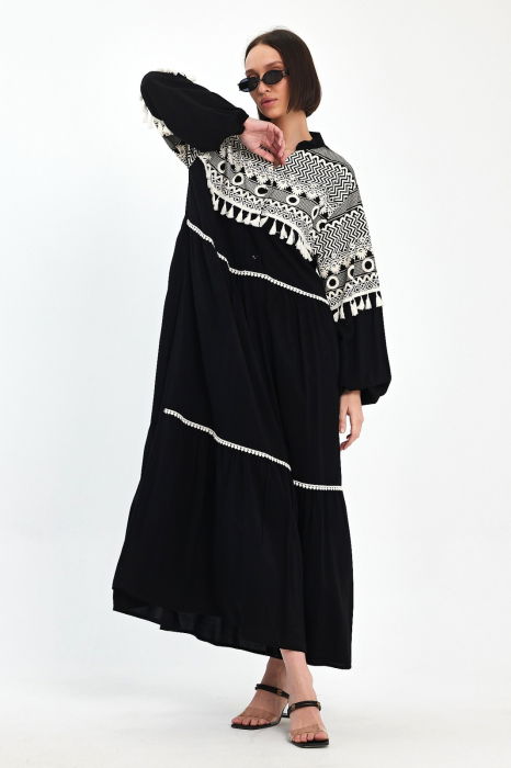 Rochie neagra cu imprimeu fin cauciucat alb si ciucurasi, din vascoza [2]