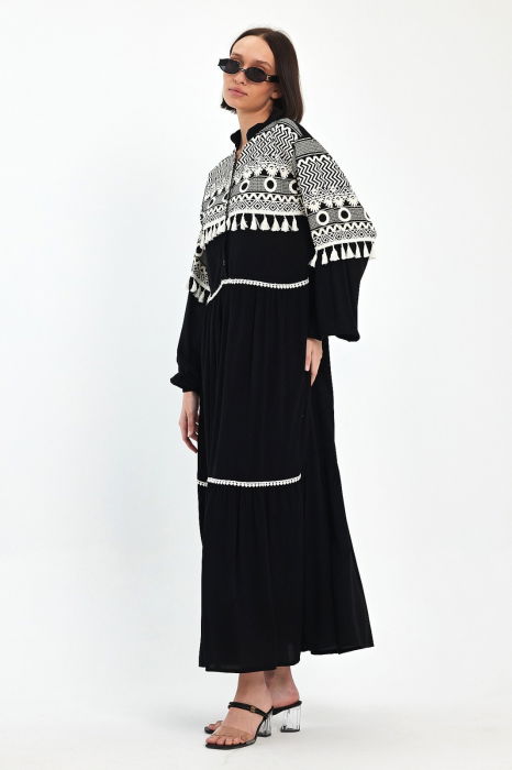 Rochie neagra cu imprimeu fin cauciucat alb si ciucurasi, din vascoza [6]