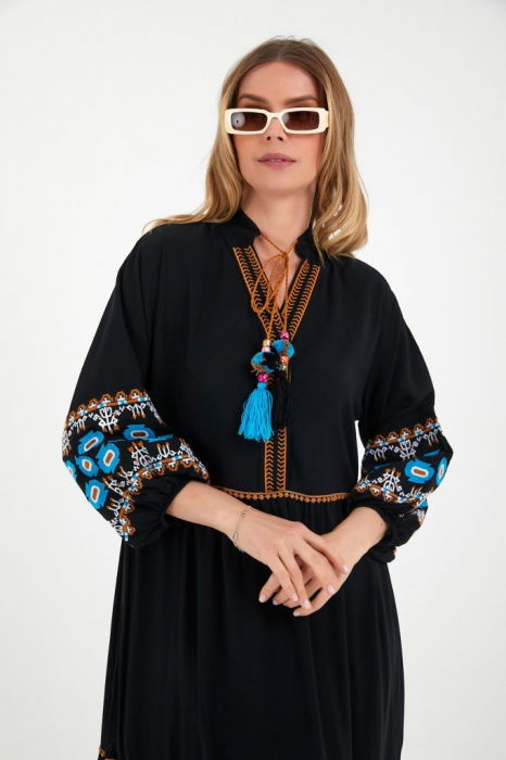 Rochie neagra cu volane si broderie pe maneci si decolteu, din vascoza [3]