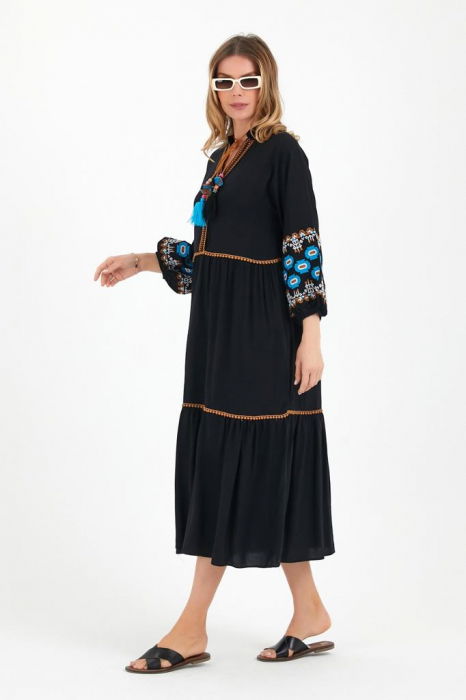 Rochie neagra cu volane si broderie pe maneci si decolteu, din vascoza [2]