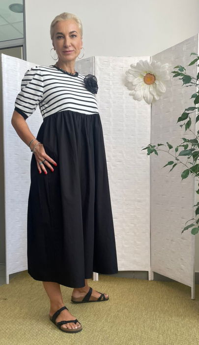 Rochie neagra din poplin de bumbac si jerseu alb cu dungi negre, cu maneca scurta bufanta [2]