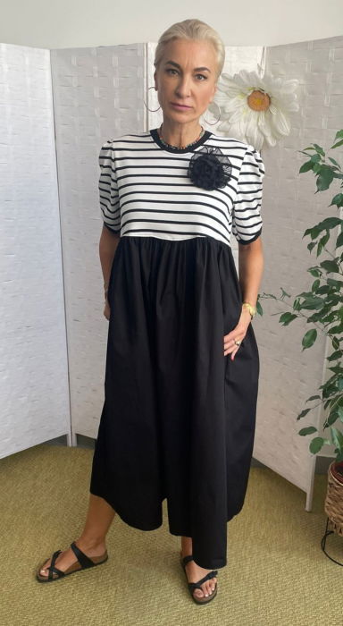 Rochie neagra din poplin de bumbac si jerseu alb cu dungi negre, cu maneca scurta bufanta [3]