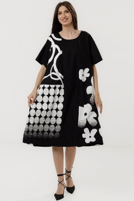 Rochie A-line neagra din poplin satinat cu imprimeu grafic alb floral si geometric [2]