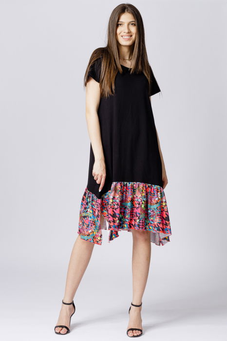 Rochie neagra cu volan in colturi si imprimeu fond rosu [1]