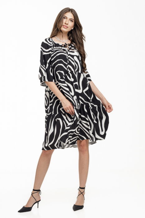 Rochie midi neagra din vascoza fluida cu dungi ondulate albe si volane [3]