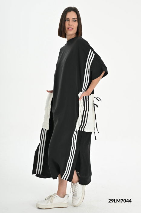 Rochie neagra oversize cu detalii si buzunare albe [2]