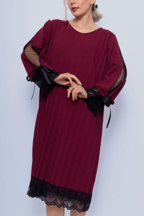 Rochie bordo plisata midi cu maneca dublata cu tull si dantela [2]