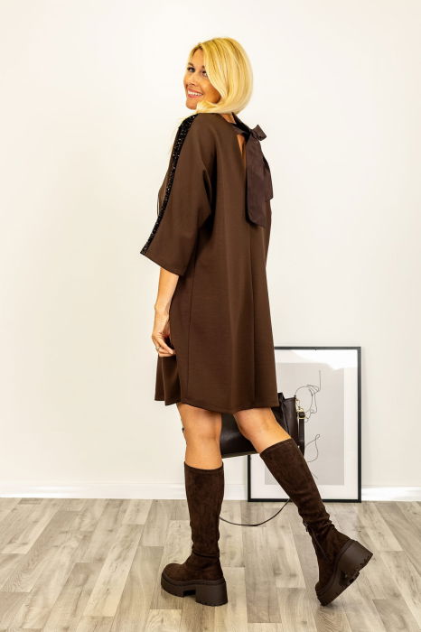 Rochie maro scurta cu paiete pe maneci si funda din tafta la spate [5]