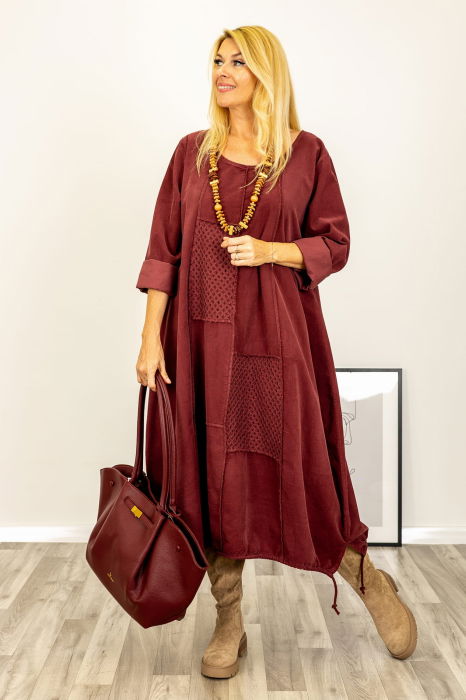 Rochie oversize A-line, din catifea reiata cu snur in partea de jos, bordo