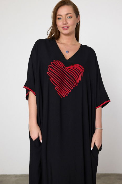 Rochie oversize neagra cu broderie inima rosie [2]