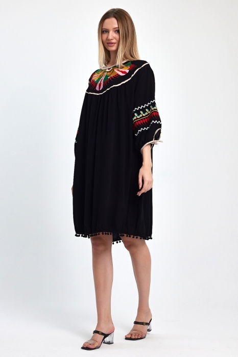 Rochie oversize, neagra, midi, brodata pe piept si maneci [4]