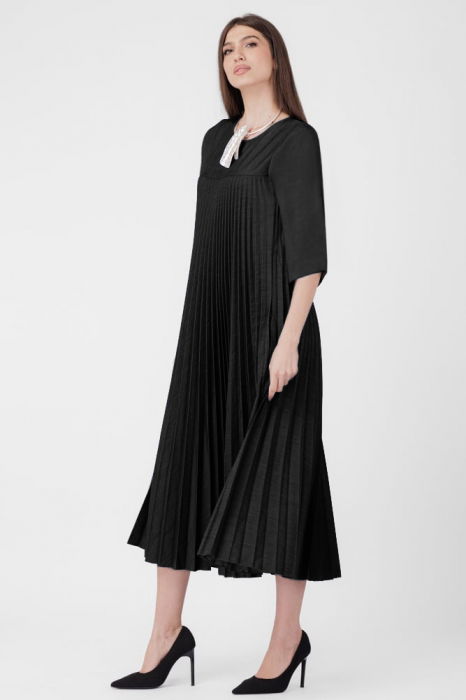 Rochie plisata A-line cu maneci trei sferturi, material fin si usor creponat, neagra [2]