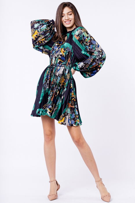 Rochie plisata A-line din satin, cu maneci ample si imprimeu jungle pe fond negru [7]
