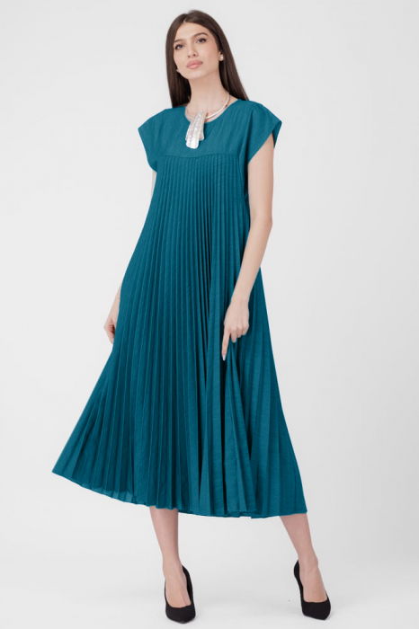 Rochie plisata  A-line lunga, material fin si usor creponat, turcoaz inchis