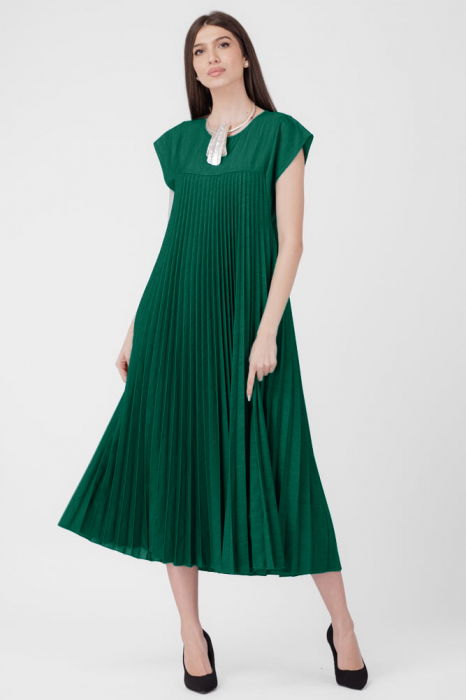 Rochie plisata  A-line lunga, material fin si usor creponat, verde inchis